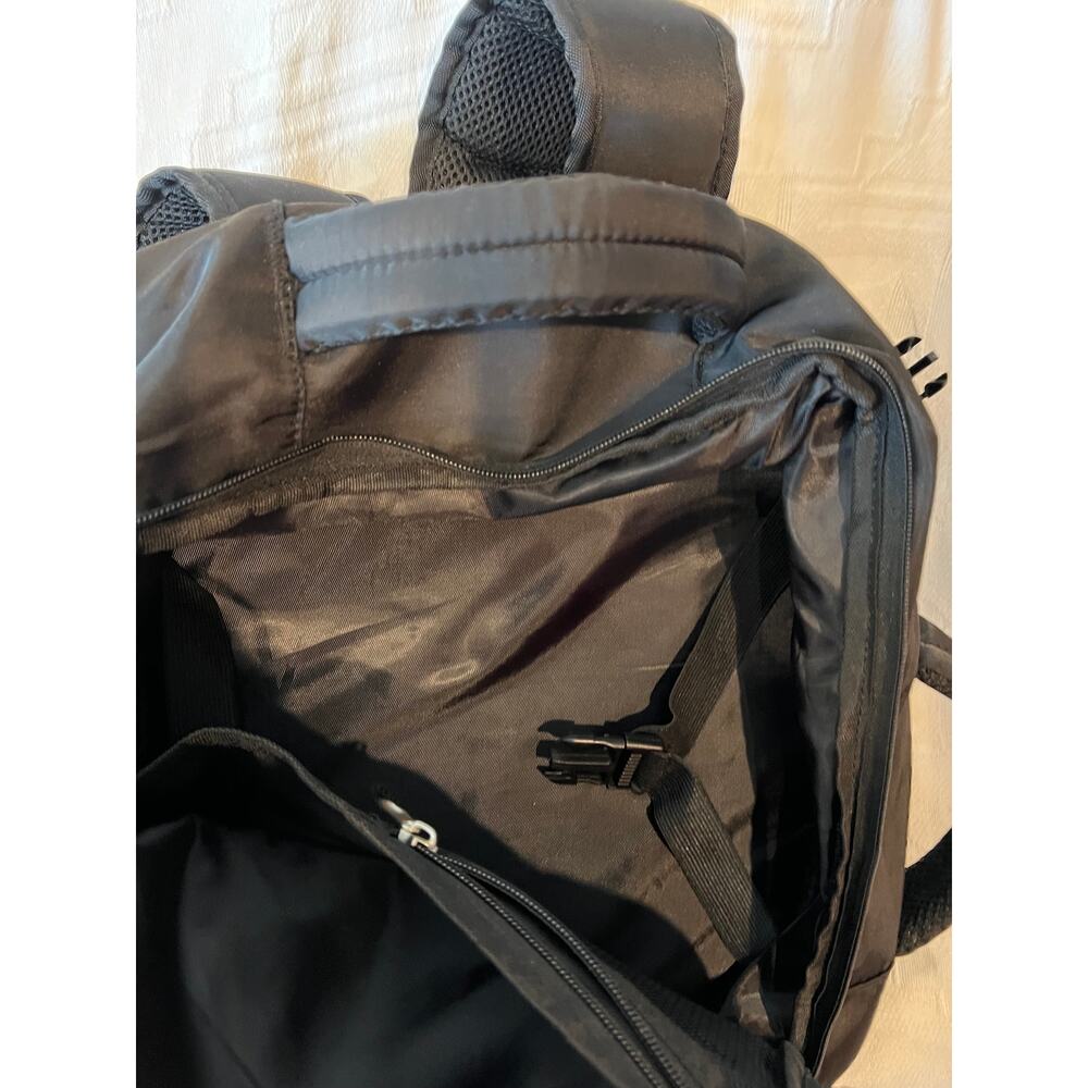 Clamshell Black Padded Computer Backpack - Picture 4 of 5